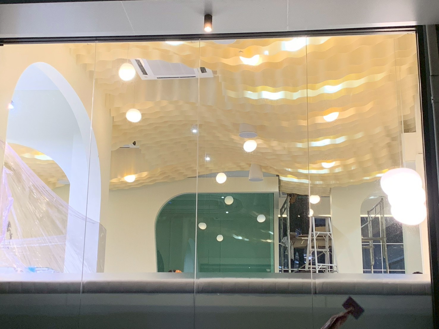 LINE_ALBUM_14.11.25 งานประตูกระจกและงานฝ้า อ่อนนุช_251115_2