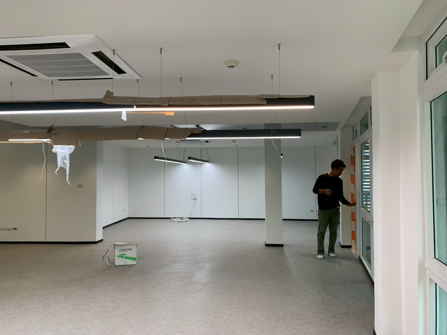 LINE_ALBUM_14.11.25 งานประตูกระจกและงานฝ้า อ่อนนุช_251115_20