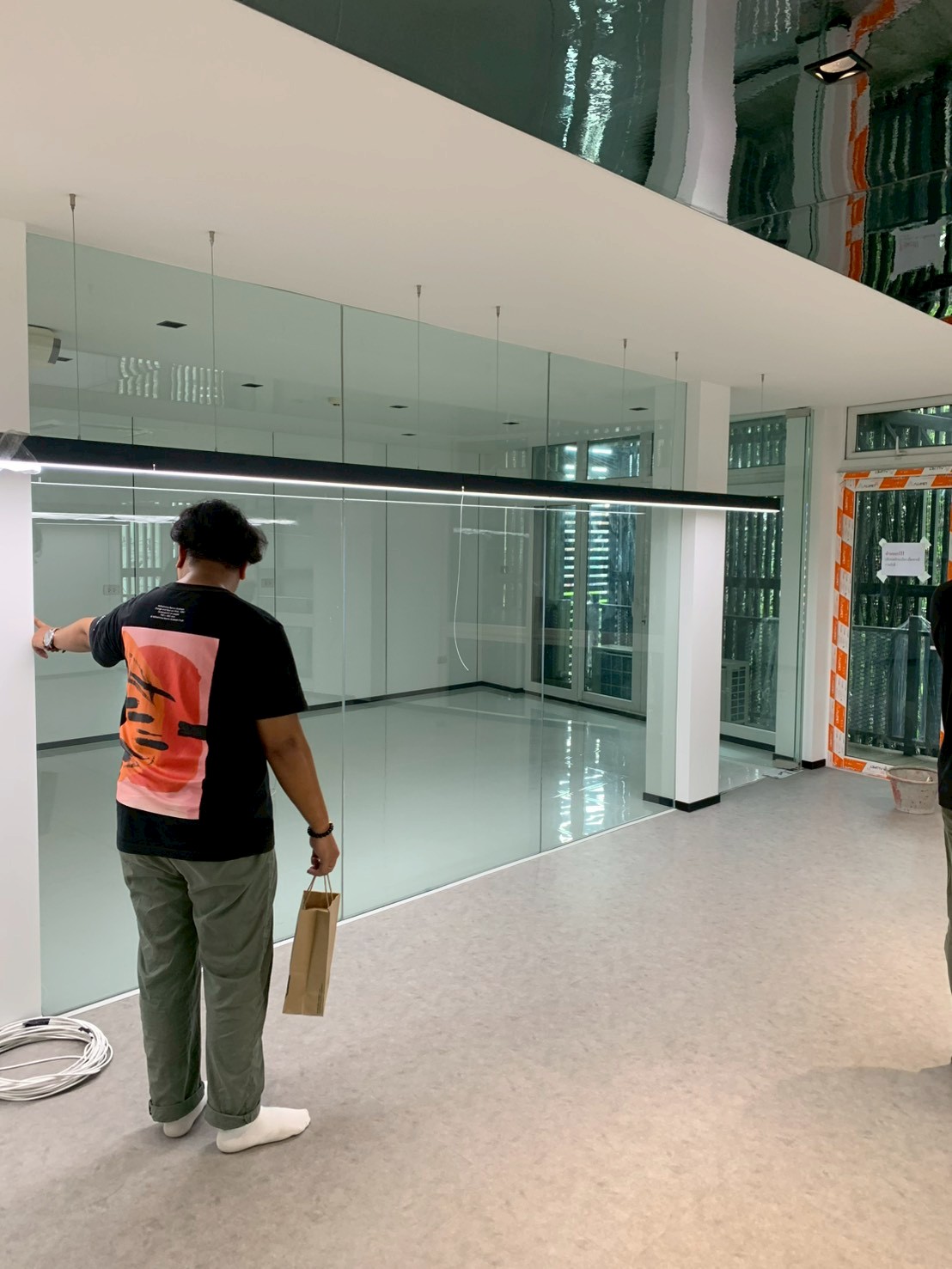 LINE_ALBUM_14.11.25 งานประตูกระจกและงานฝ้า อ่อนนุช_251115_27