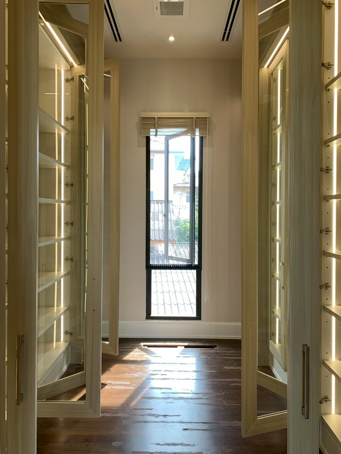 LINE_ALBUM_14.11.25 บ้าน Presidents งานประตูหน้าต่าง YKK AP_251114_13