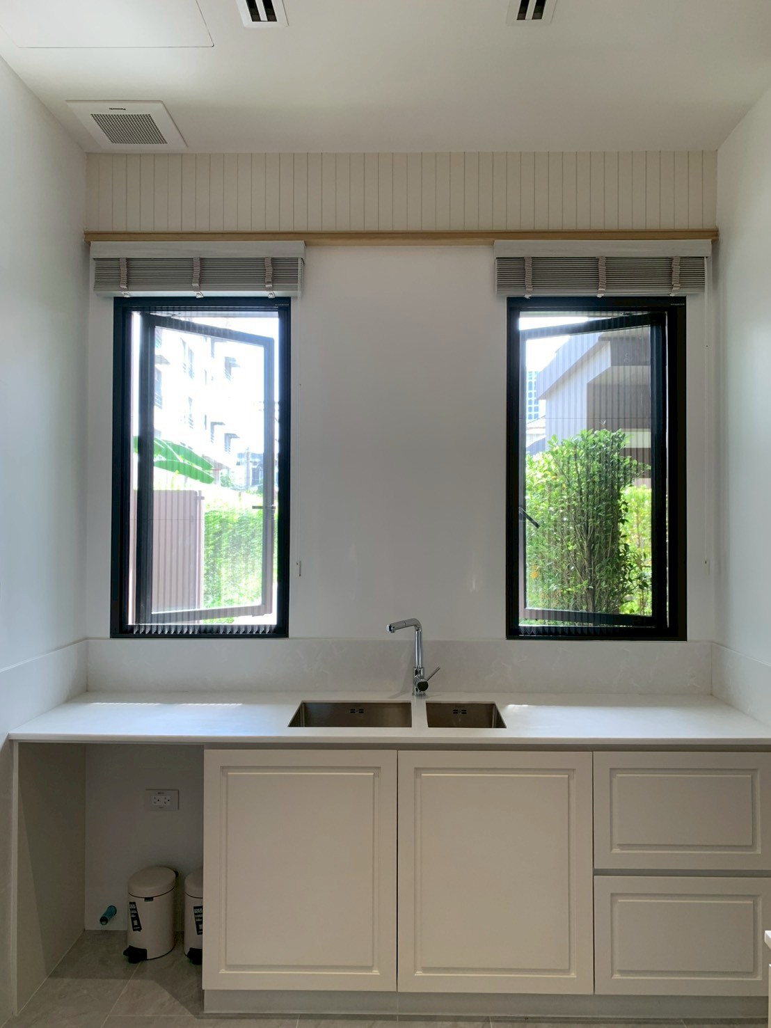 LINE_ALBUM_14.11.25 บ้าน Presidents งานประตูหน้าต่าง YKK AP_251114_16