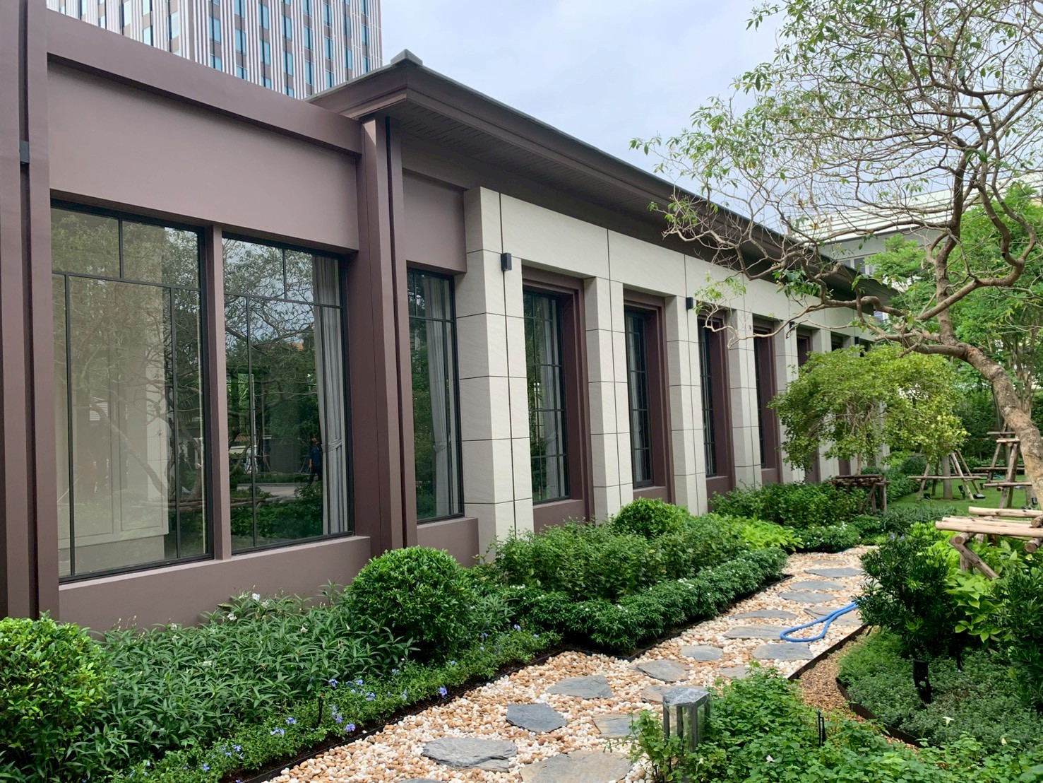 LINE_ALBUM_14.11.25 บ้าน Presidents งานประตูหน้าต่าง YKK AP_251114_49